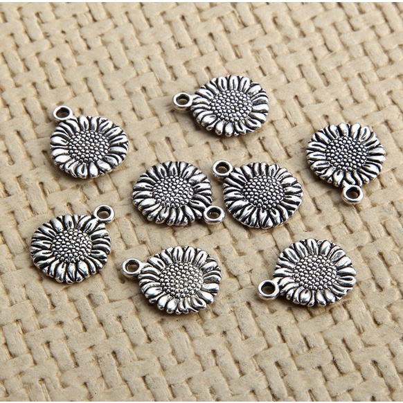 10Pcs Liontin Bentuk Bunga Matahari Warna Silver Ukuran 14x18mm Gaya Tibet Antik Untuk Membuat Perhiasan Handmade