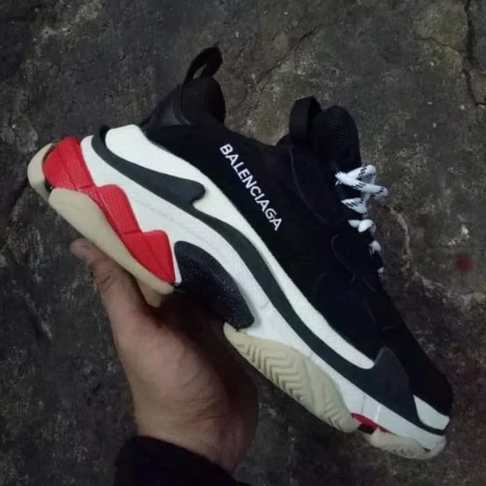 Sepatu Sepatu Snekaer Pria Sepatu Balenciaga Triple S Black