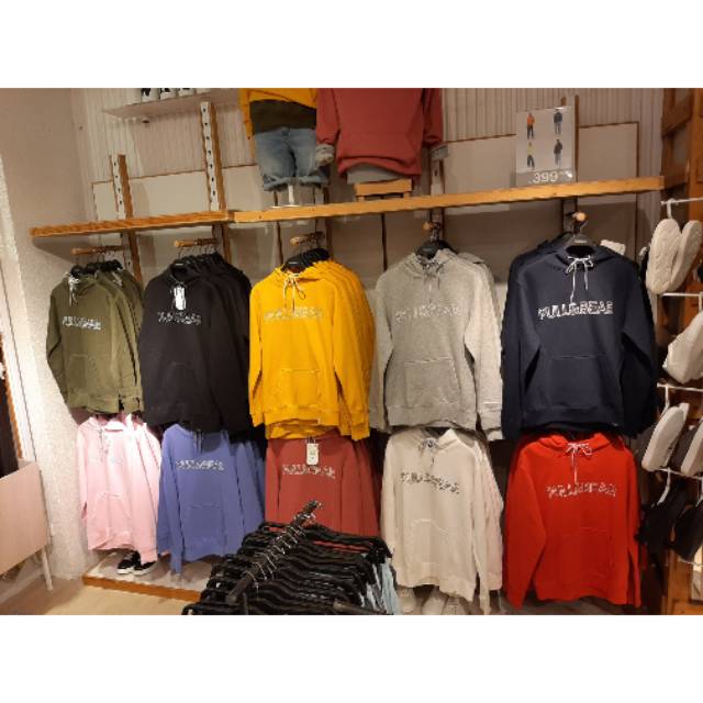 Hoodie Logo Pull&Bear . Jastip