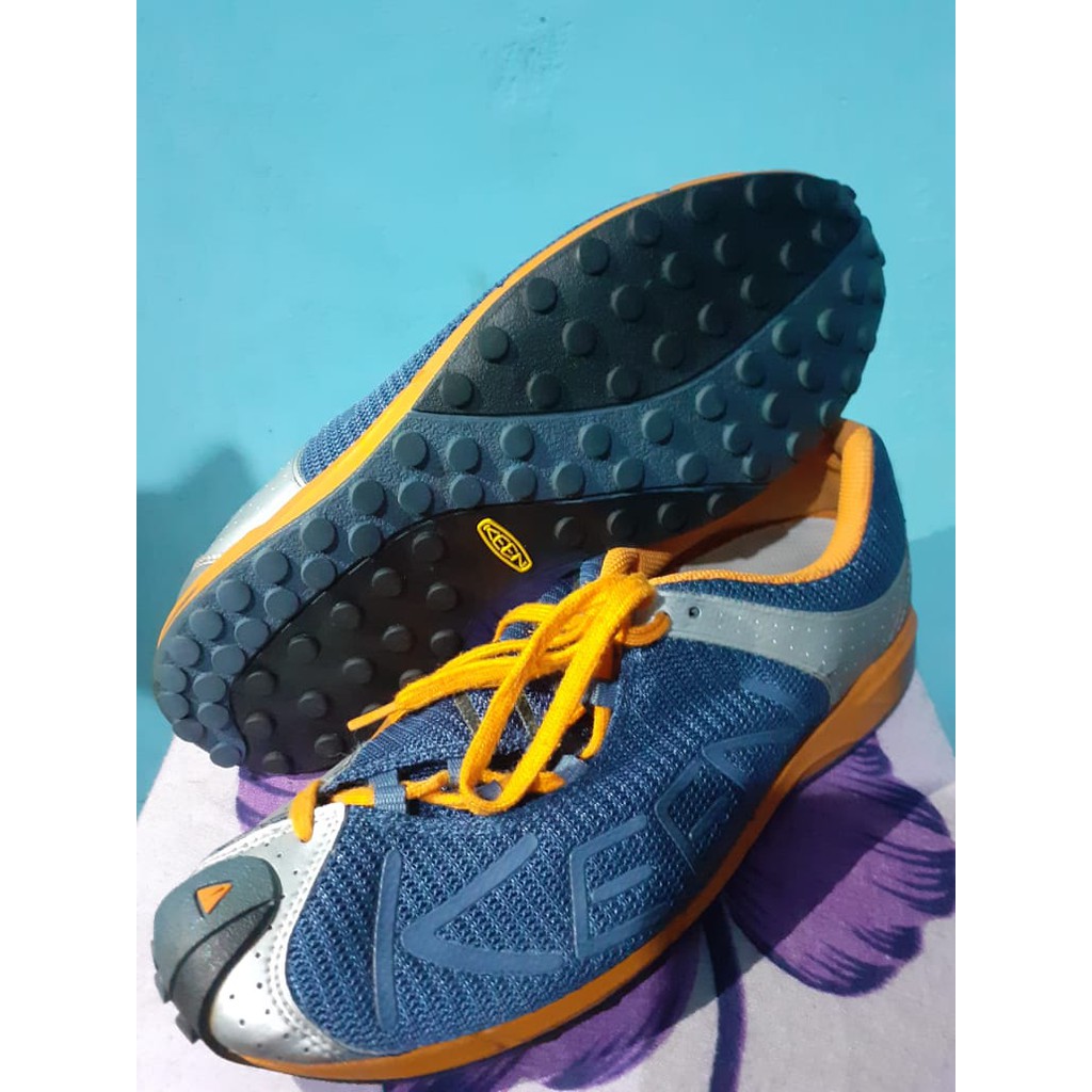 Sepatu Gunung KEEN Second
