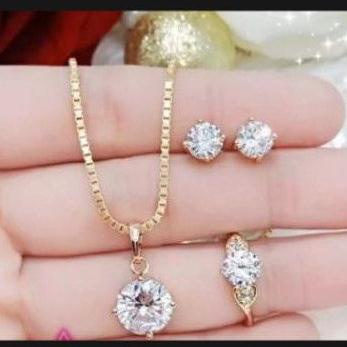 Satu Set Perhiasan Wanita Motif Mata Satu Gold Titanium
