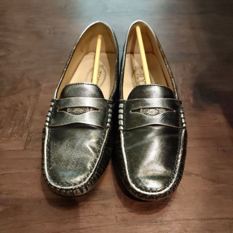 sepatu tods dark silver