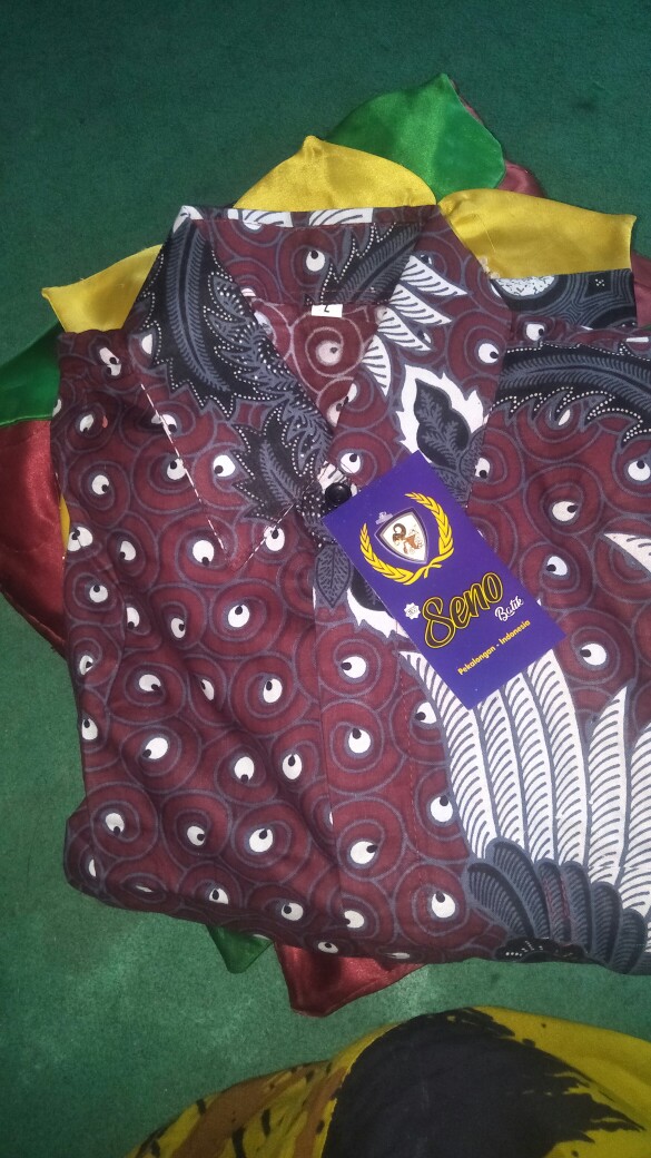Kemeja Batik Pria Slim Fit Lengan Panjang Modern Artomoro