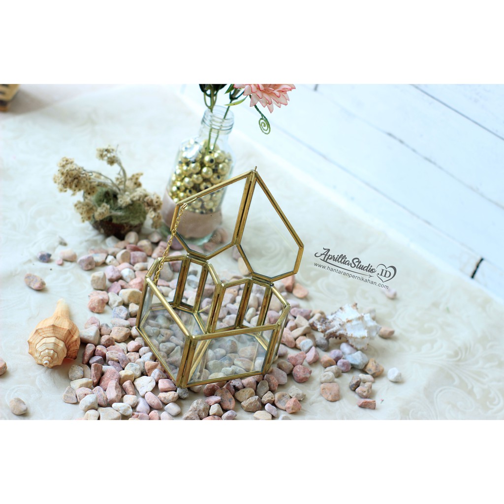 Kotak Perhiasan | Ringbox Terarium Mini Love UK 10x11x6 cm