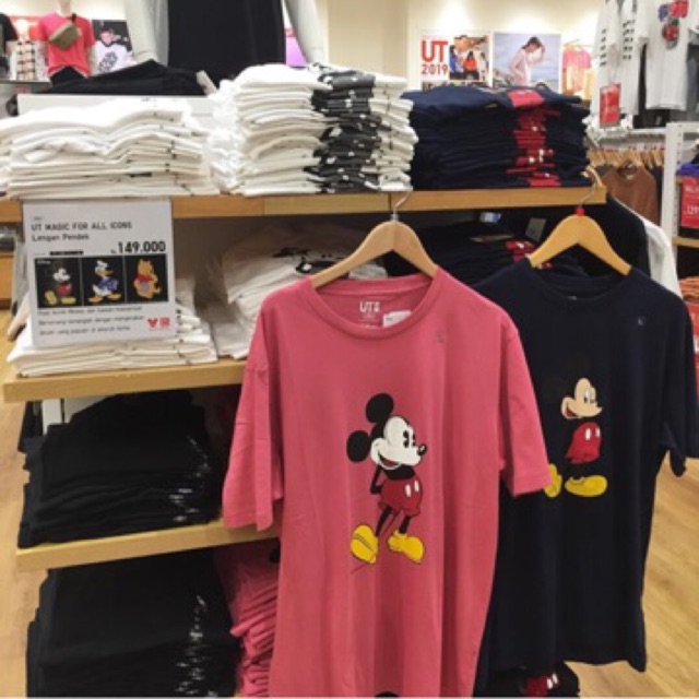 kaos uniqlo mickey mouse