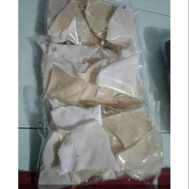 

Kerupuk atut renyah khas bandung