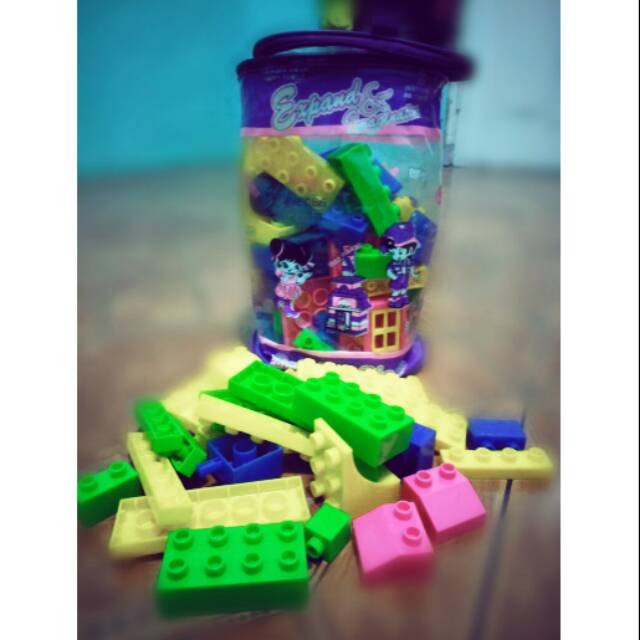 Lego//bongkar pasang isi 100