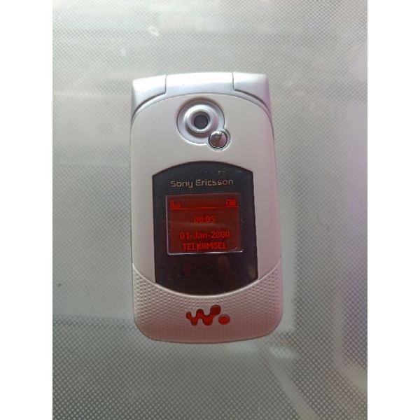 Sony Ericsson W300i flip walkman series unik not W980 W508