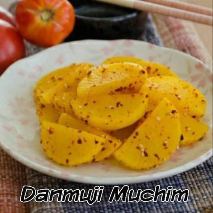 

ASLI! Danmuji Muchim / acar lobak kuning bumbu pedas 500g Halal import korea