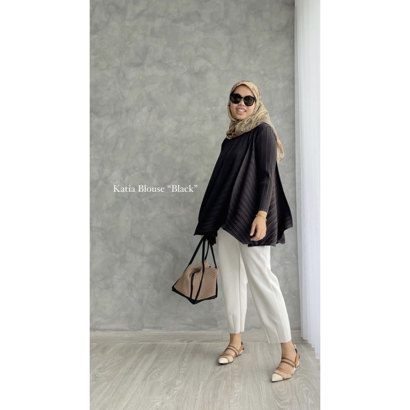 KATIA BLOUSE BLACK FIXPOSE