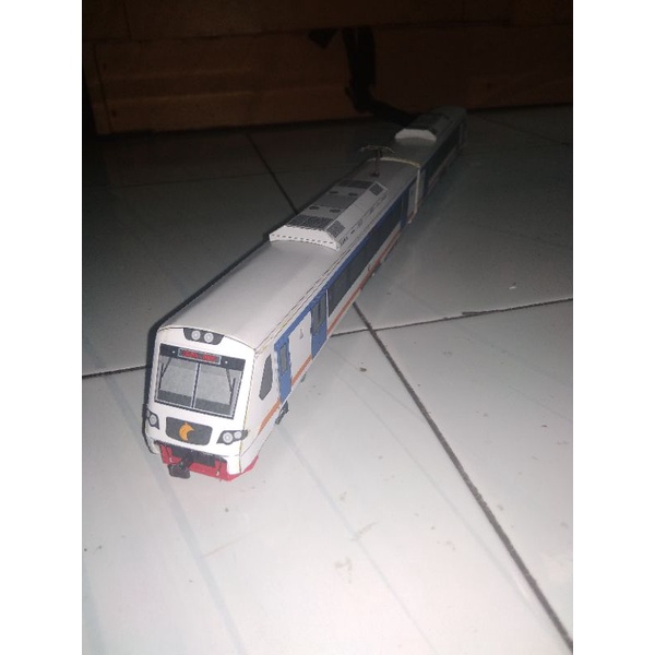 papercraft miniatur kereta bandara soeta