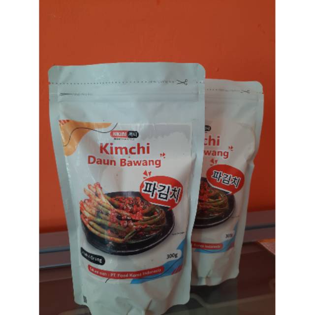 

Kimchi Daun Bawang 300 gram 실파김치 HALAL FRESH / makanan khas korea / KKINI Produk