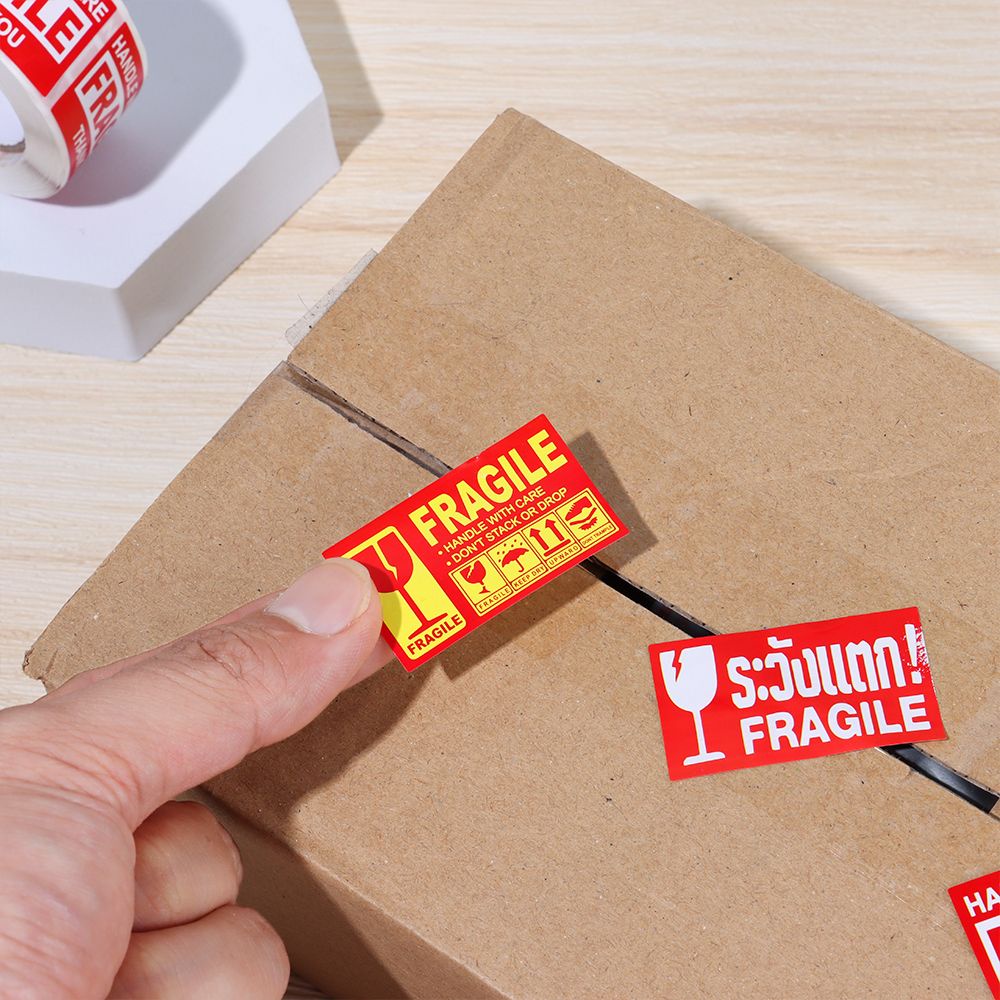 250pcs / Roll Stiker Label Peringatan Fragile Tahan Lama Dengan Perekat Untuk Pengemasan Kantor