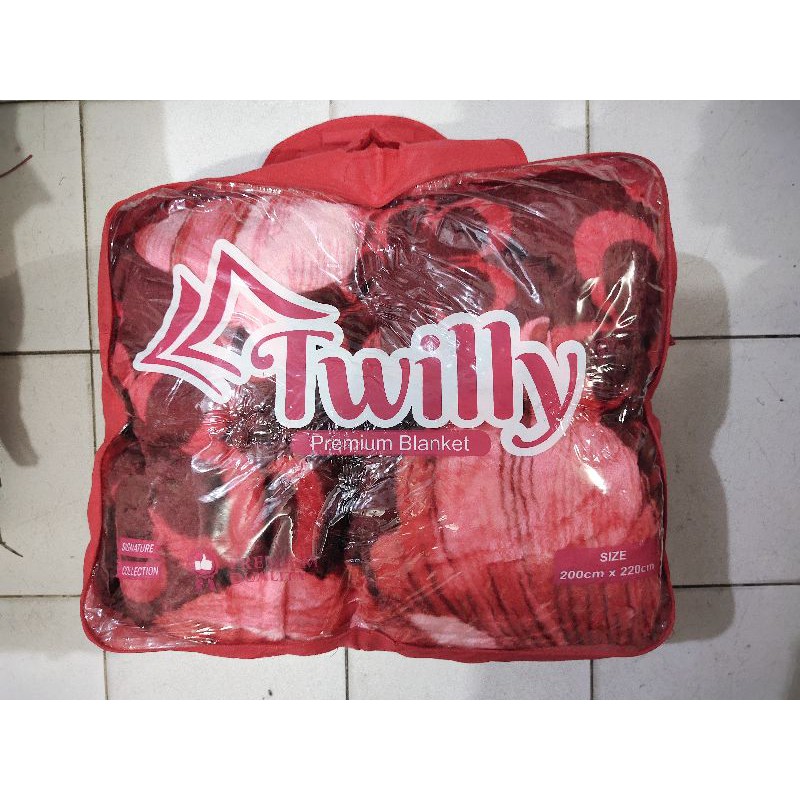SELIMUT TEBAL TWILLY,  SIGNATURE, UNTUK SEGALA KEPERLUAN, ANTI DINGIN, UKURAN 200 X 220, FREE MASKER