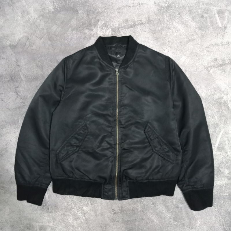 bomber uniqlo preloved