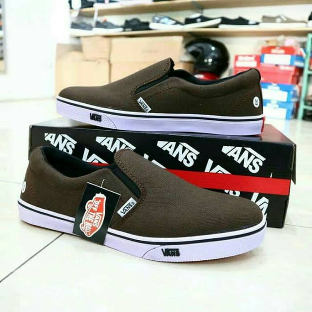 sepatu Vans slip on