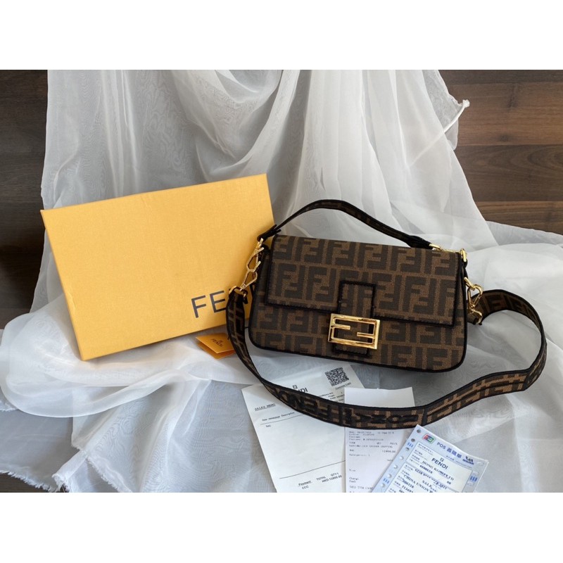 Tas Fendi baguette