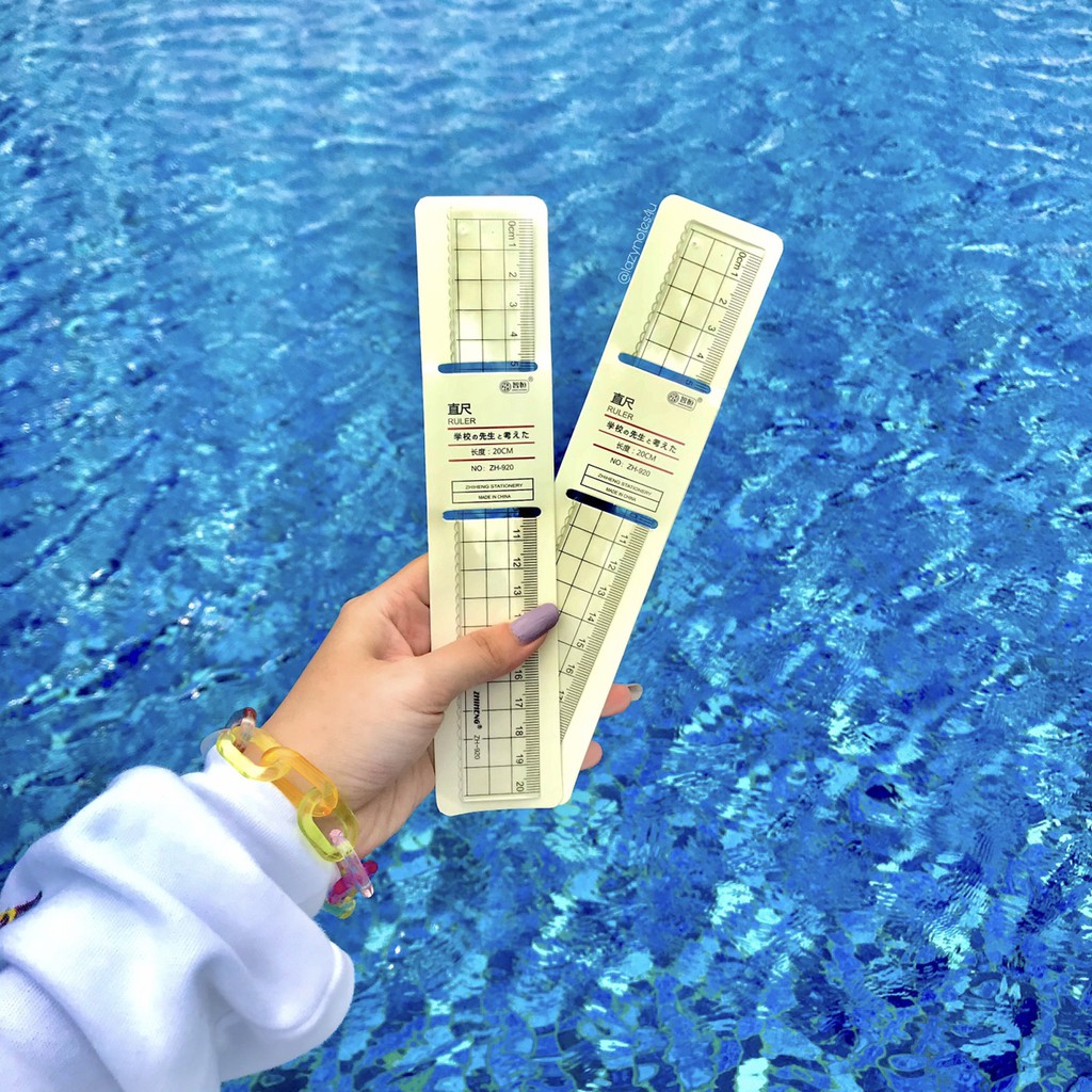 

PENGGARIS 20CM / PENGGARIS GRID / GRID RULER / PENGGARIS KOTAK-KOTAK / PENGGARIS KOREA / ALAT TULIS KOREAN STATIONERY