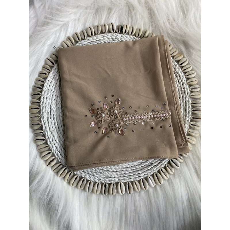 PASHMINA PAYET EDISI RAYA BAHAN DIAMOND CREP UKURAN 175x75-Beige