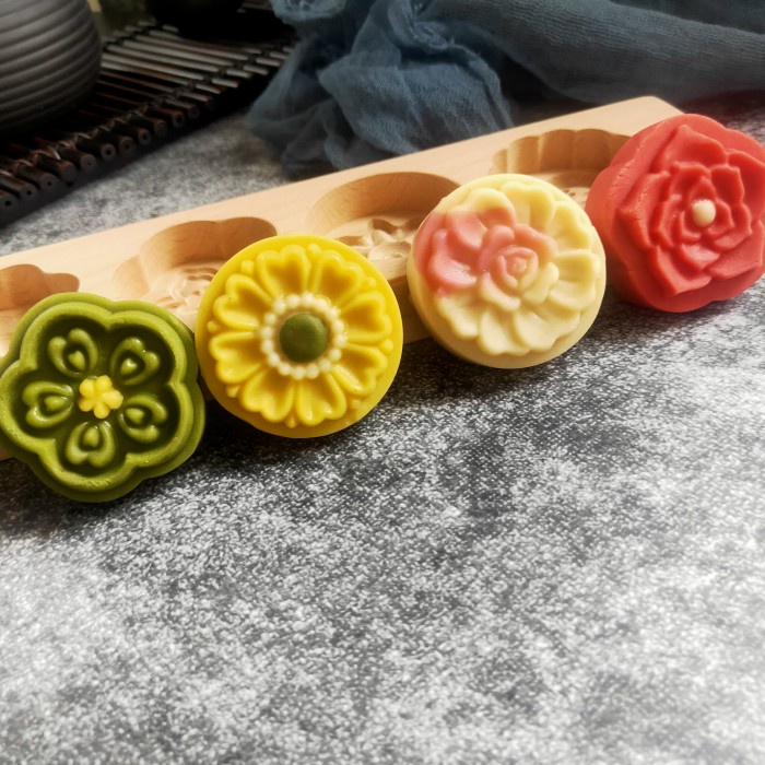 Cetakan mooncake/ kue bulan kayu 4 lubang model flower