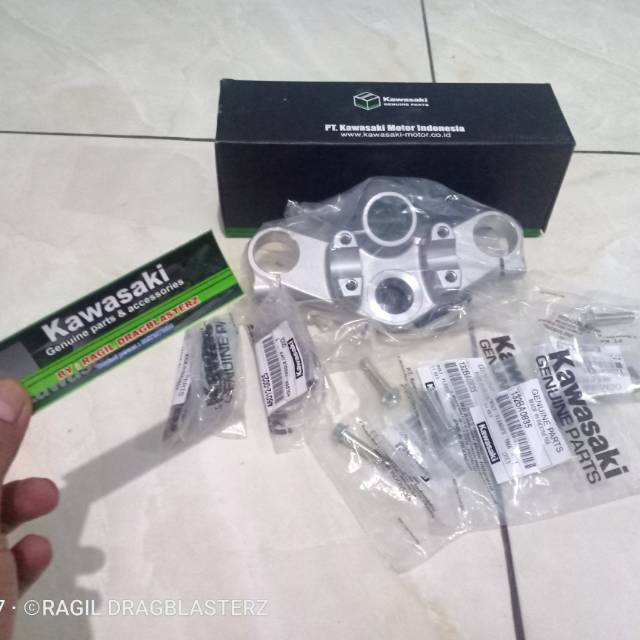 Segitiga atas ninja r old lama ninja ss lama + raiser + baut original Kawasaki