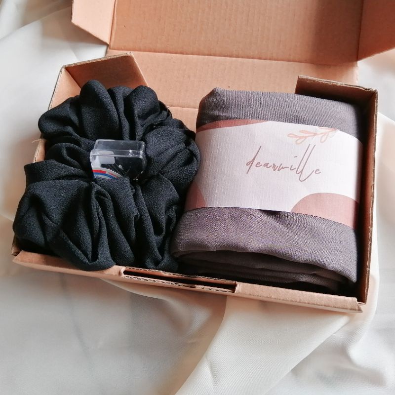 HAMPERS HIJAB BELLA SQUARE / KADO ULANG TAHUN CEWEK / KADO PERNIKAHAN / Hampers Ulang Tahun Cewek / 