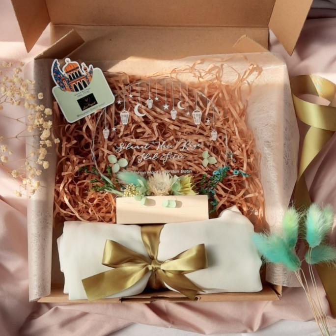 

HAMPERS IDUL FITRI EID MUBARAK BUNGA ACRYLIC