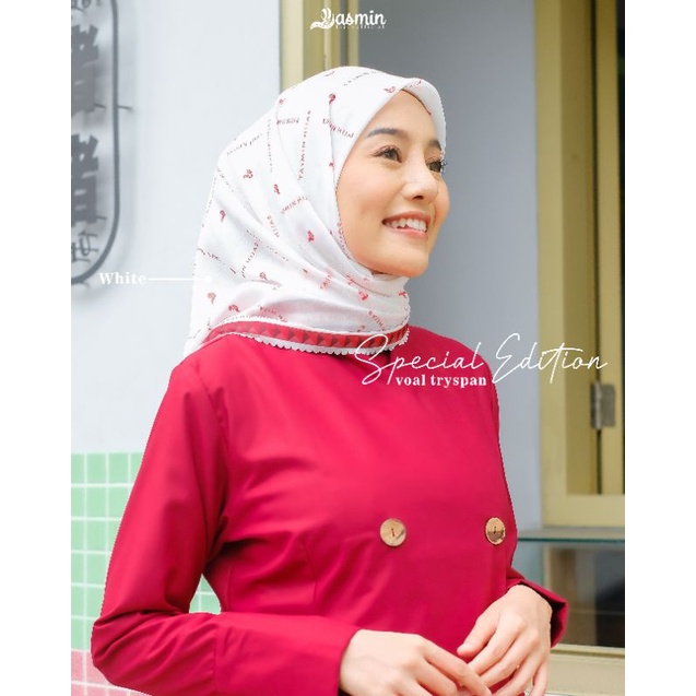 Jilbab Segi Empat YS 142 by Yasmin spesial edition