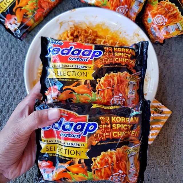 Jual Mie Sedaap Korean Spicy Chicken Warna Hitam Pedas Shopee Indonesia