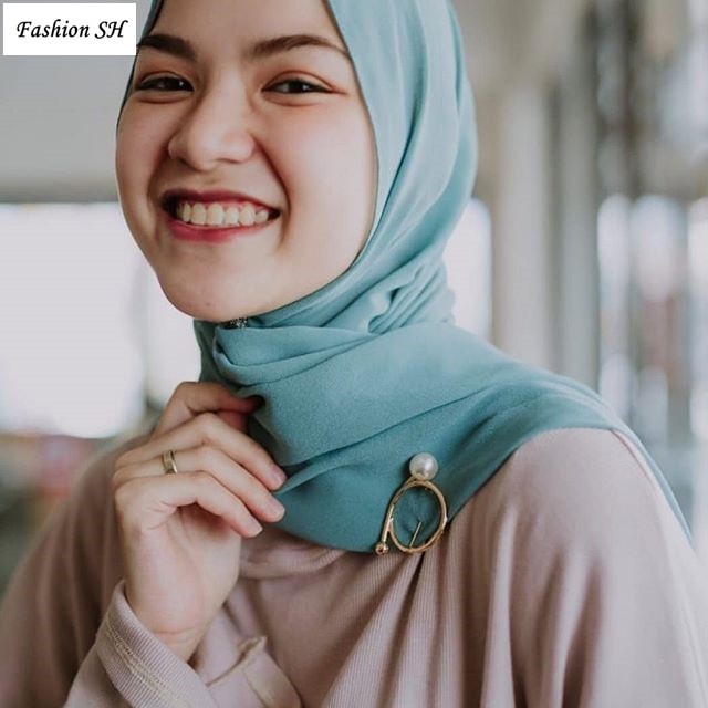 Klip buckle scarf / t-shirt Aksen Mutiara Imitasi Untuk Wanita M40182