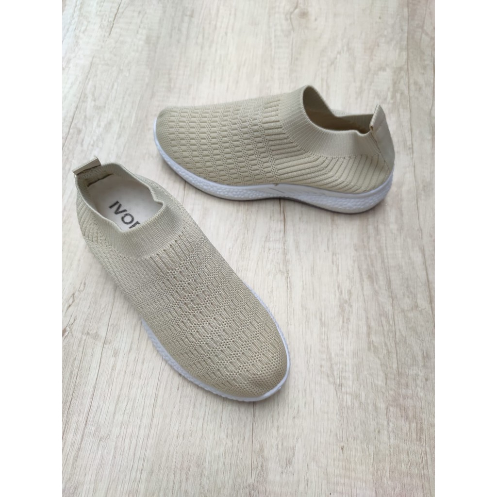 IVORY Sepatu Slip On Wanita Flyknit Import U6-3