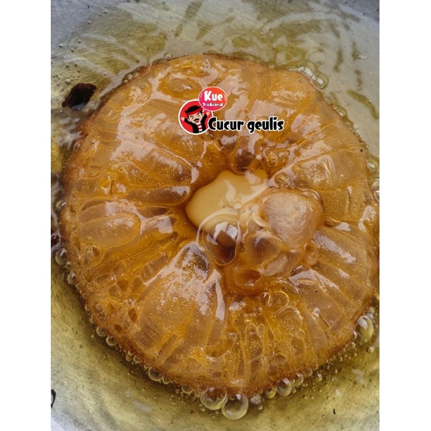 

kue cucur khas suramadu /KUE TRADISIONAL/KUE LEBARAN/HAMPERS