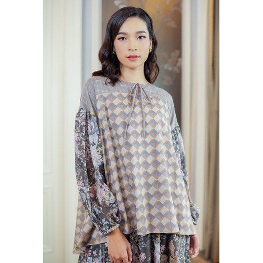 Buttonscarves Benang Jarum x Raisa Wonderful Harmony Blouse
