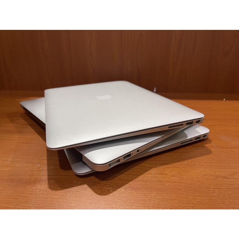 PROMO MacBook Air 13 Inch Early 2015 Core i7 2.2GHz Ram 8 GB Ssd 512 GB SECOND