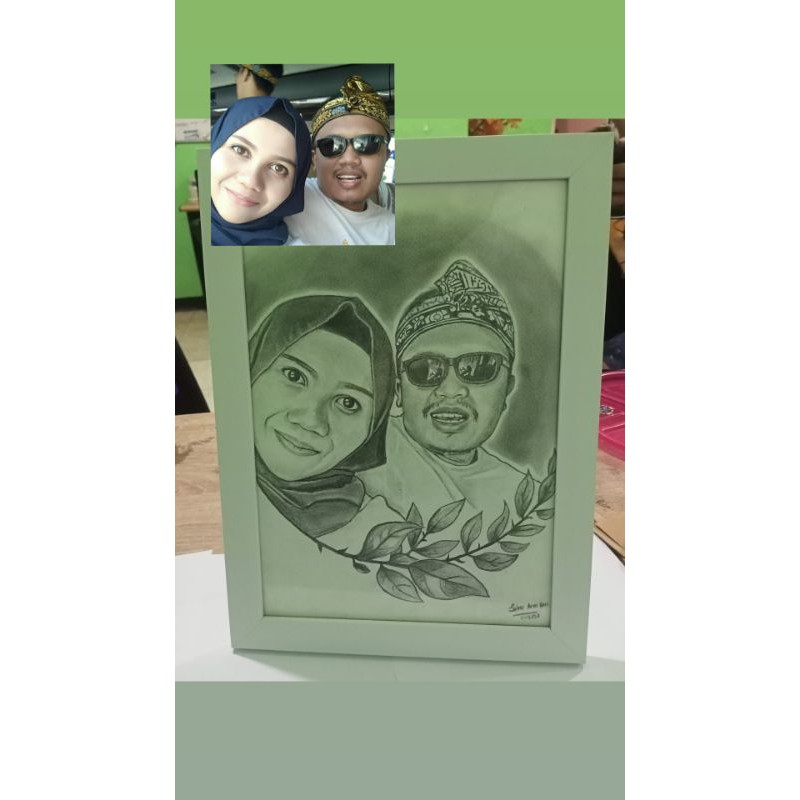 LUKISAN SKETSA UK A4 UNTUK 2 WAJAH, KADO BERKESAN SUDAH TERMASUK BINGKAI