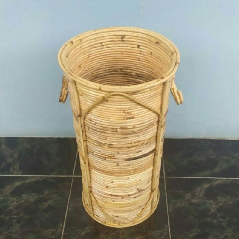 Tempat Payung.Batang rotan