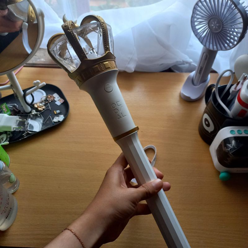 OFFICIAL LIGHTSTICK LOONA