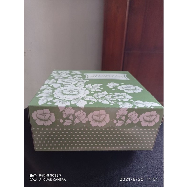 

Snack box/ Dus nasi kotak uk 18x18x7, 5 cm