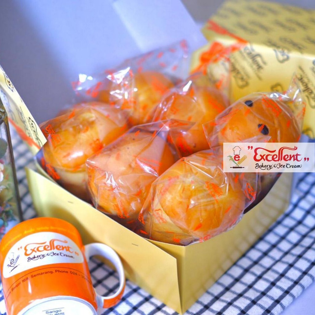 

BOX ISI 6 ROTI BLUDER / BLUDER KHAS JAMAN DULU BY EXCELLENT BAKERY & ICE CREAM - SEMARANG