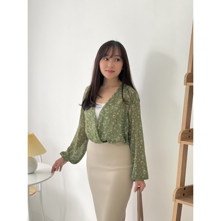 T-0414 Blouse Floral Overslag Cerutti Pattern-5