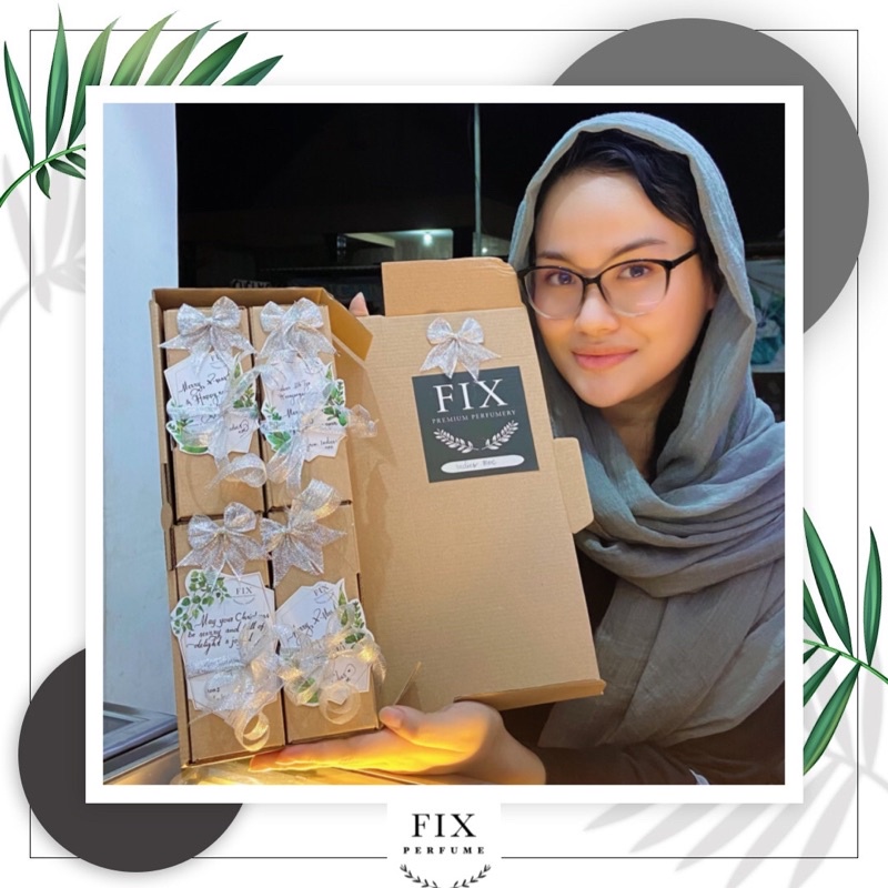 

box kado + giftcard handwriting Fix Perfume