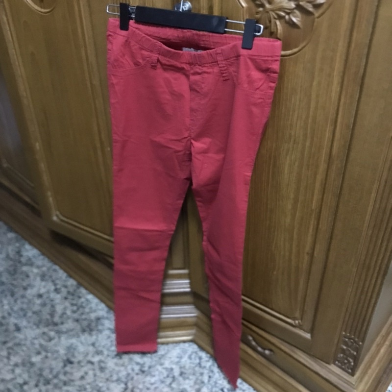 GAUDI RED PANTS / CELANA PANJANG MERAH