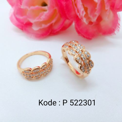[BAYAR DITEMPAT] P 52301 Cincin Xuping Lapis Emas Permata Zirconis Pusat Xuping  Jakarta