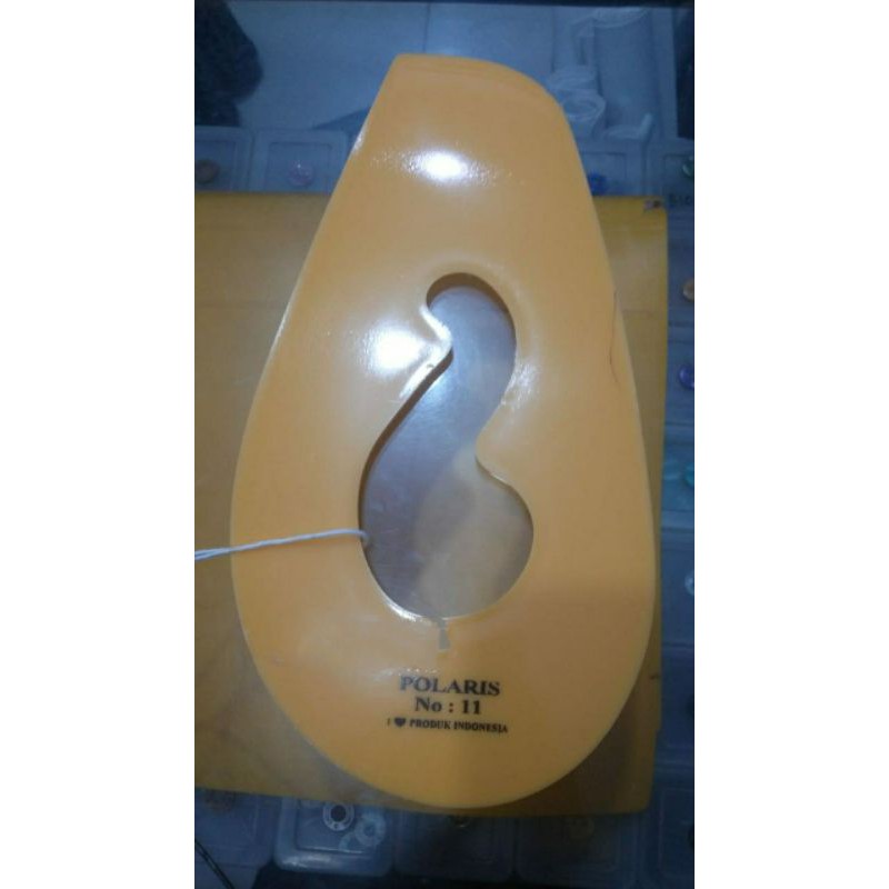 

penggaris kustum, Polaris