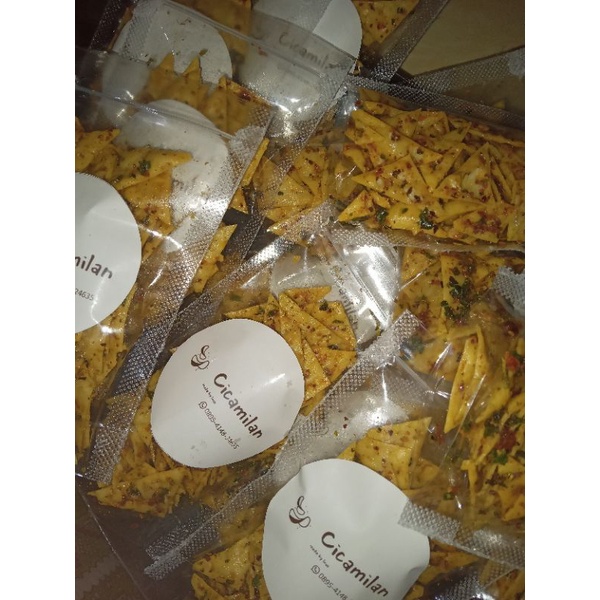 

Pangsit pedas daun jeruk