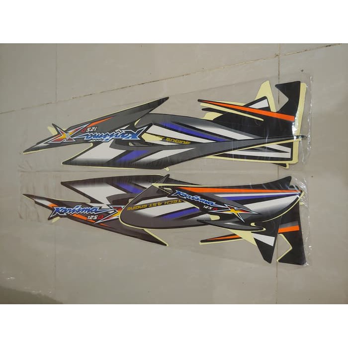 Striker Motor ORI&KW / Stiker Body & Lis Bodi & Striping Karisma 125 D 2005 Hitam Abu