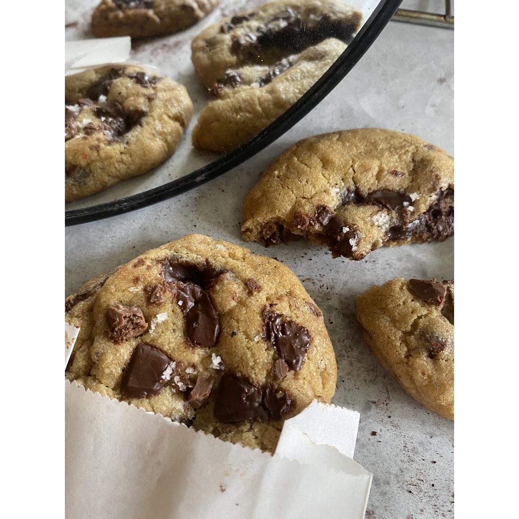 

Classic Chocolate Chips Cookie