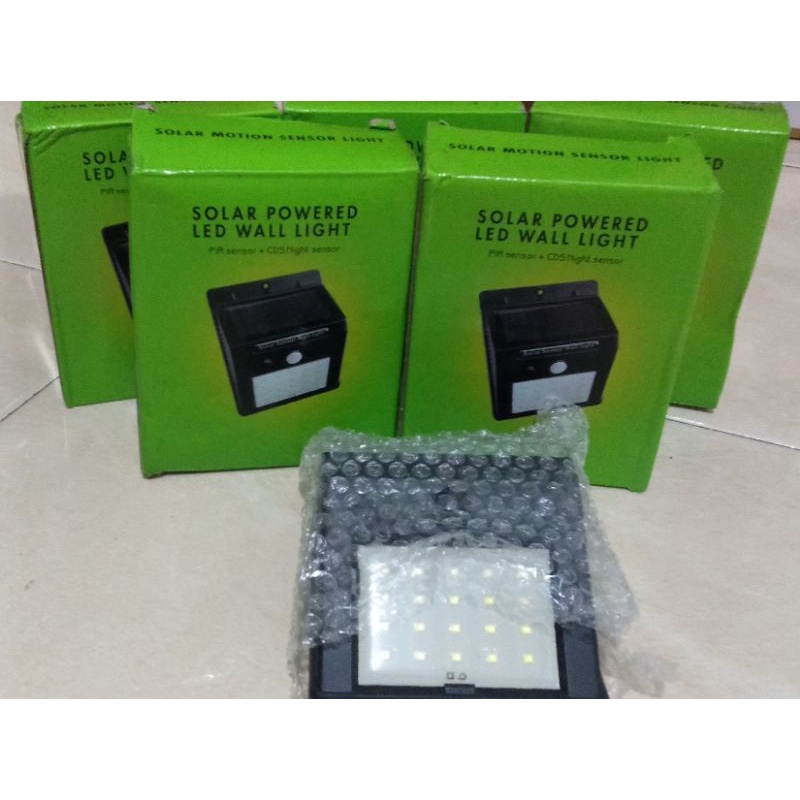 Lampu LED tenaga surya