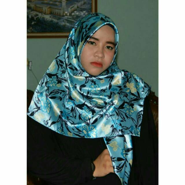 Jilbab segi empat SATIN SILK