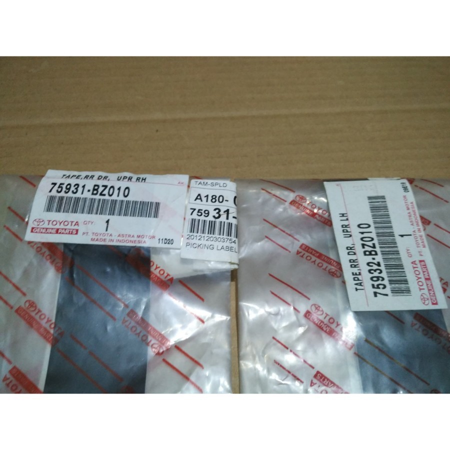 STICKER PINTU BELAKANG TAPE UPR AVANZA / XENIA 2004-2011